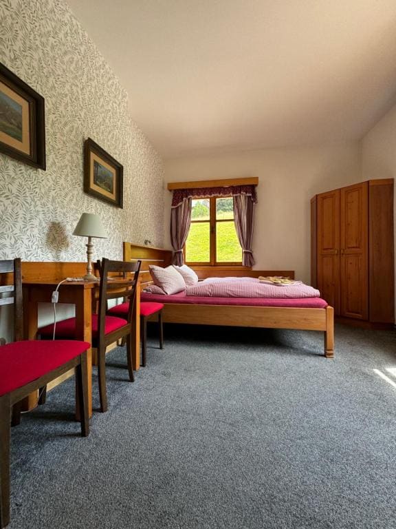 Deluxe Double Room with Extra Bed room - Image 2