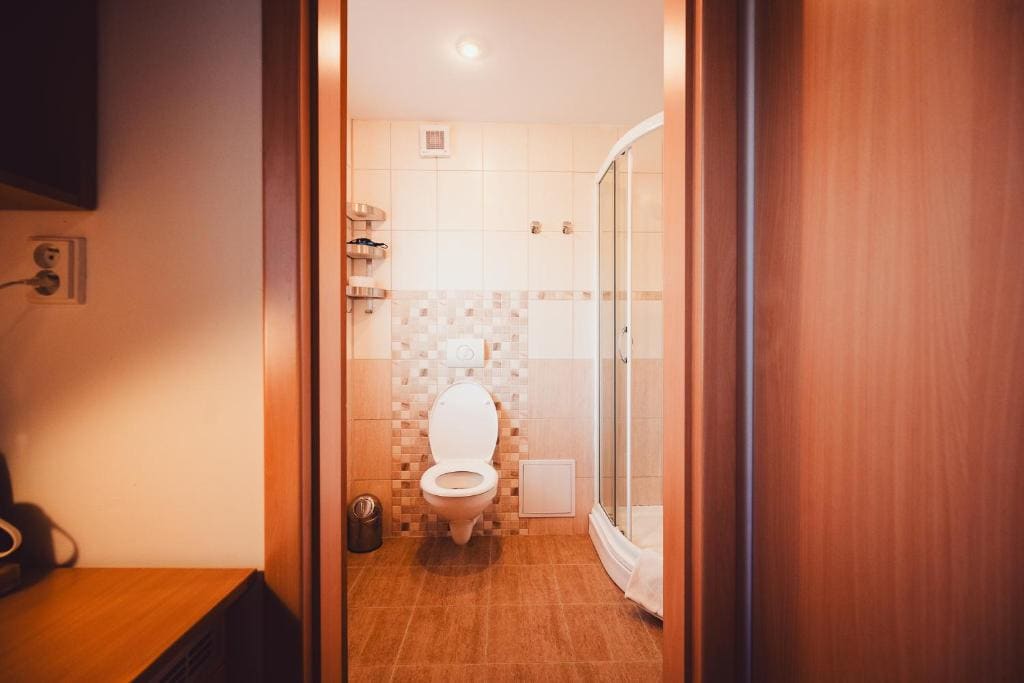 Double Room with Private Bathroom room - Image 2