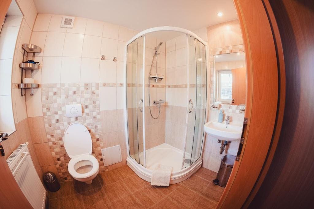 Double Room with Private Bathroom room - Image 1