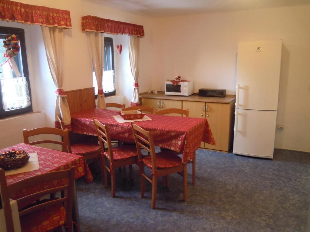 Family Room room - Image 1