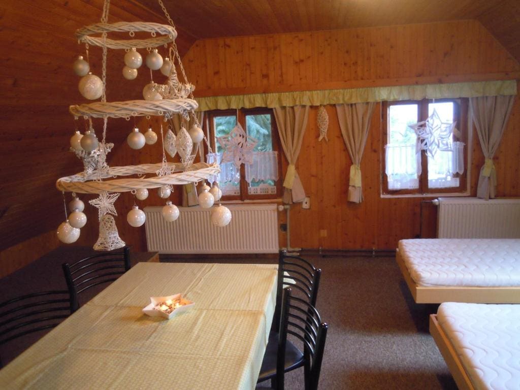 Family Room room - Image 3