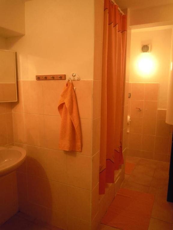 Family Room room - Image 2