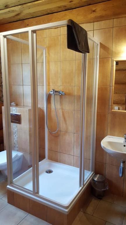 Twin Room with Shared Bathroom room - Image 1