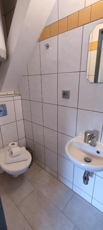 Double Room with Private Bathroom room - Image 1