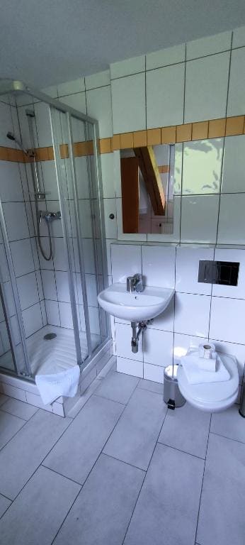 Family Room with Bathroom room - Image 2