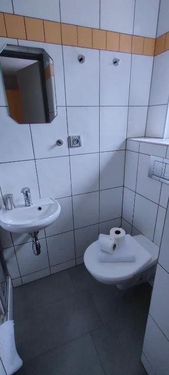 Triple Room with Private Bathroom room - Image 3