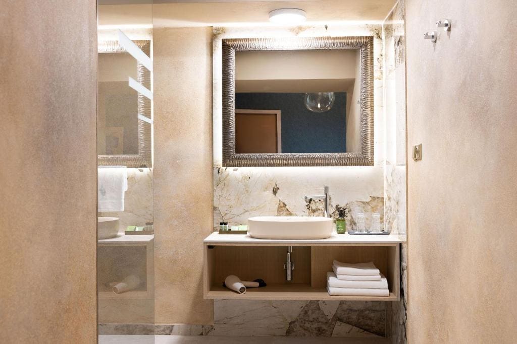 Double or Twin Room with Spa Access room - Image 3