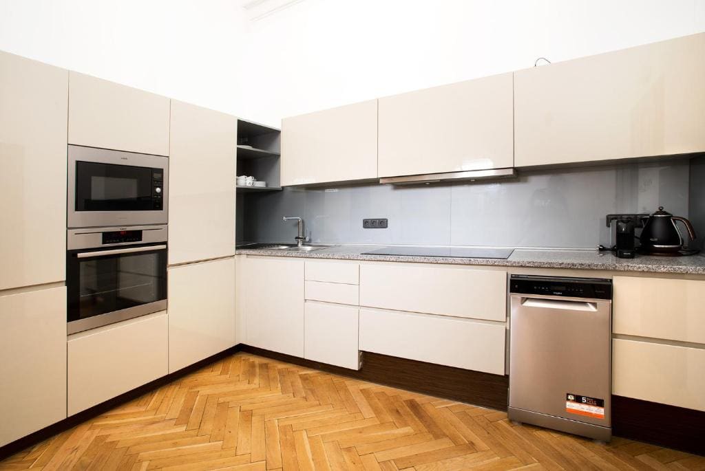 One-Bedroom Suite room - Image 3