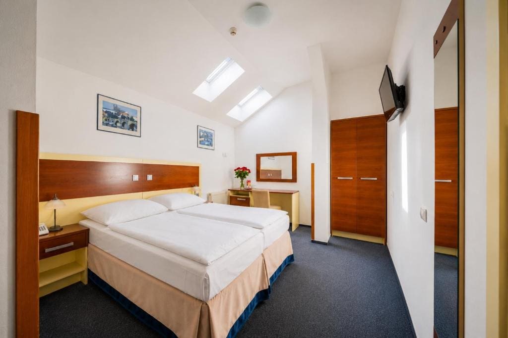 Standard Double or Twin Room without view room - Image 1