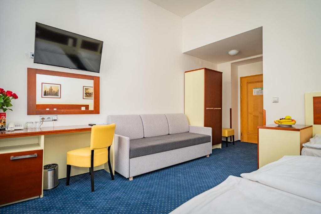 Quadruple Room room - Image 2