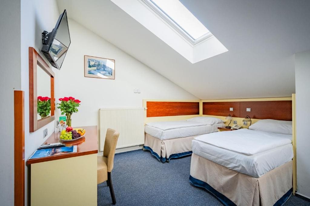 Quadruple Room room - Image 1