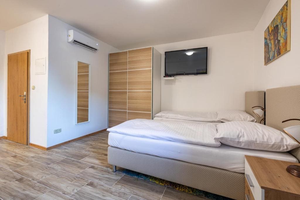 Apartment room - Image 3