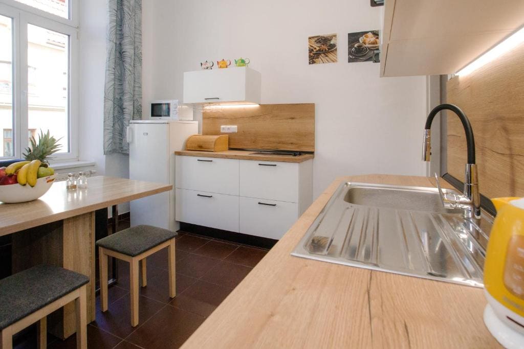 Basic Twin Room with Bunk Beds and Shared Bathroom room - Image 1