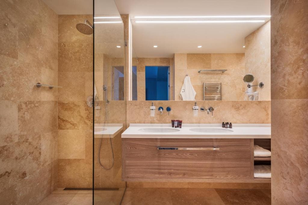 Superior Suite room - Image 3