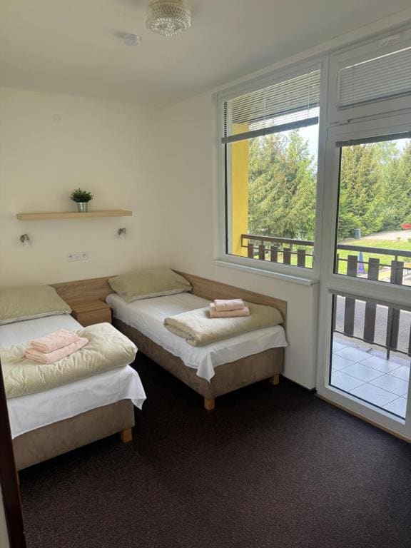 Twin Room with Balcony room - Image 1