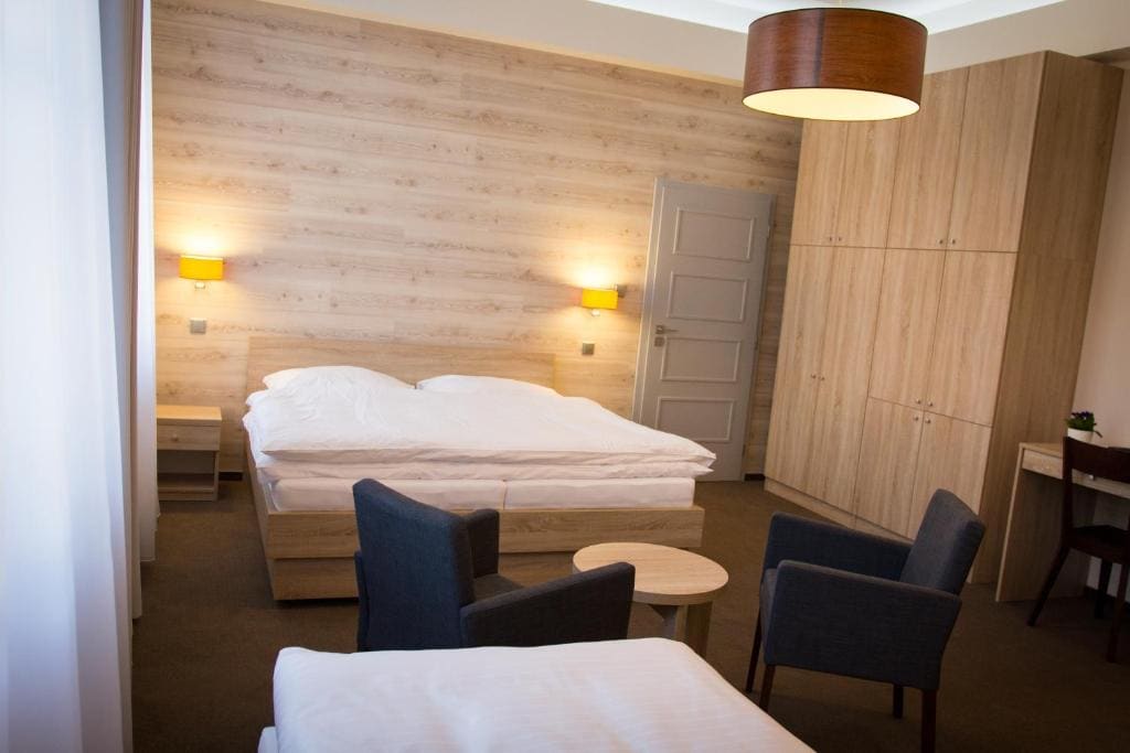 Standard Triple Room room - Image 1