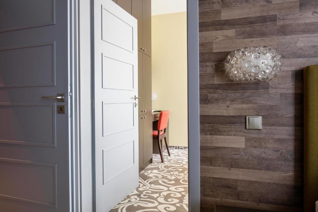 Suite room - Image 1