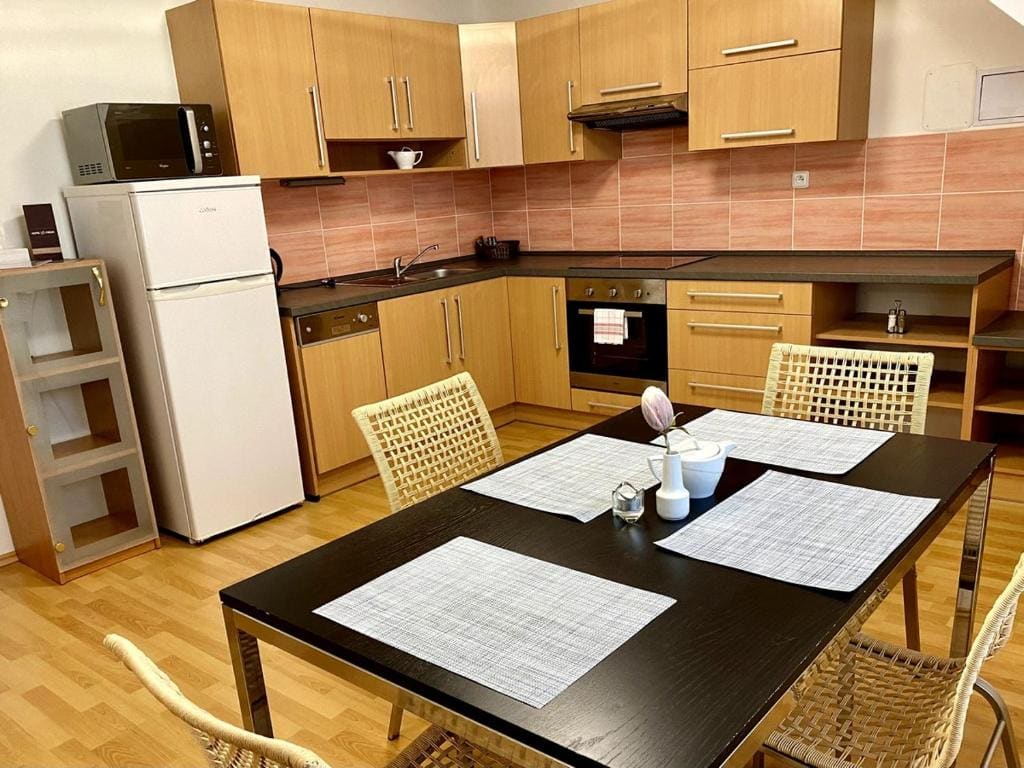 Apartment with Shower room - Image 1