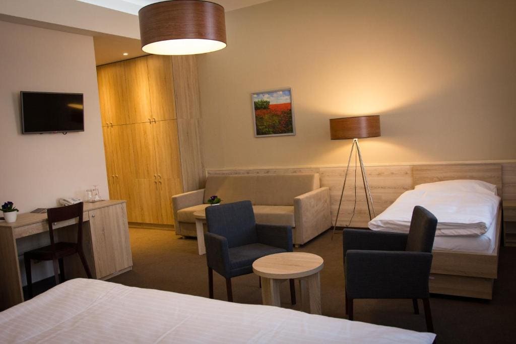 Standard Triple Room room - Image 2