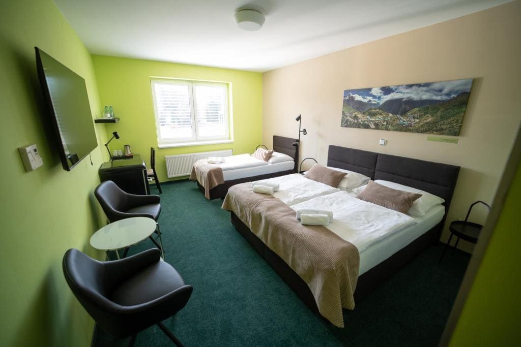 Apartment with Pool View room - Image 1
