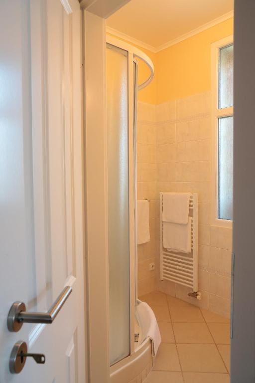 Family Room room - Image 2