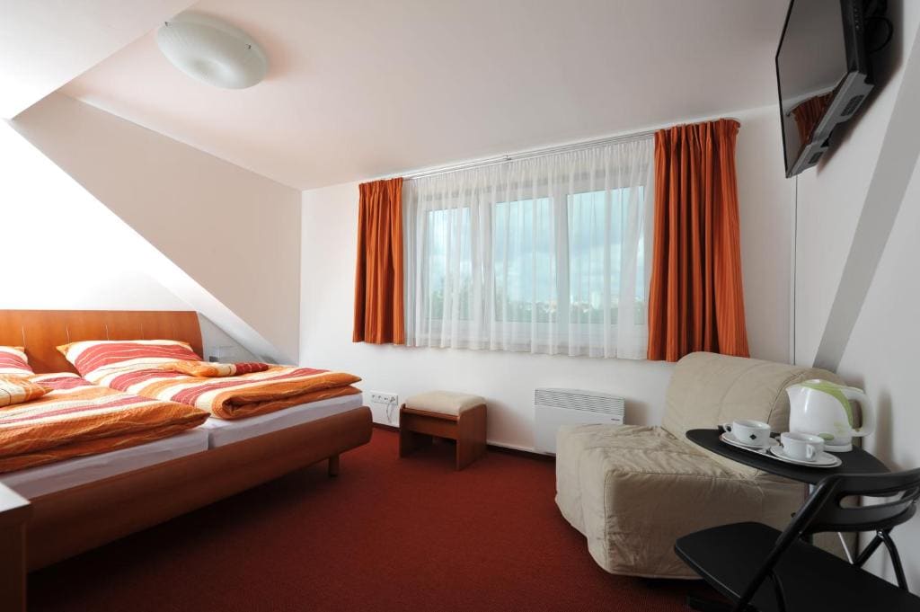 Double Room with King Size Bed room - Image 3