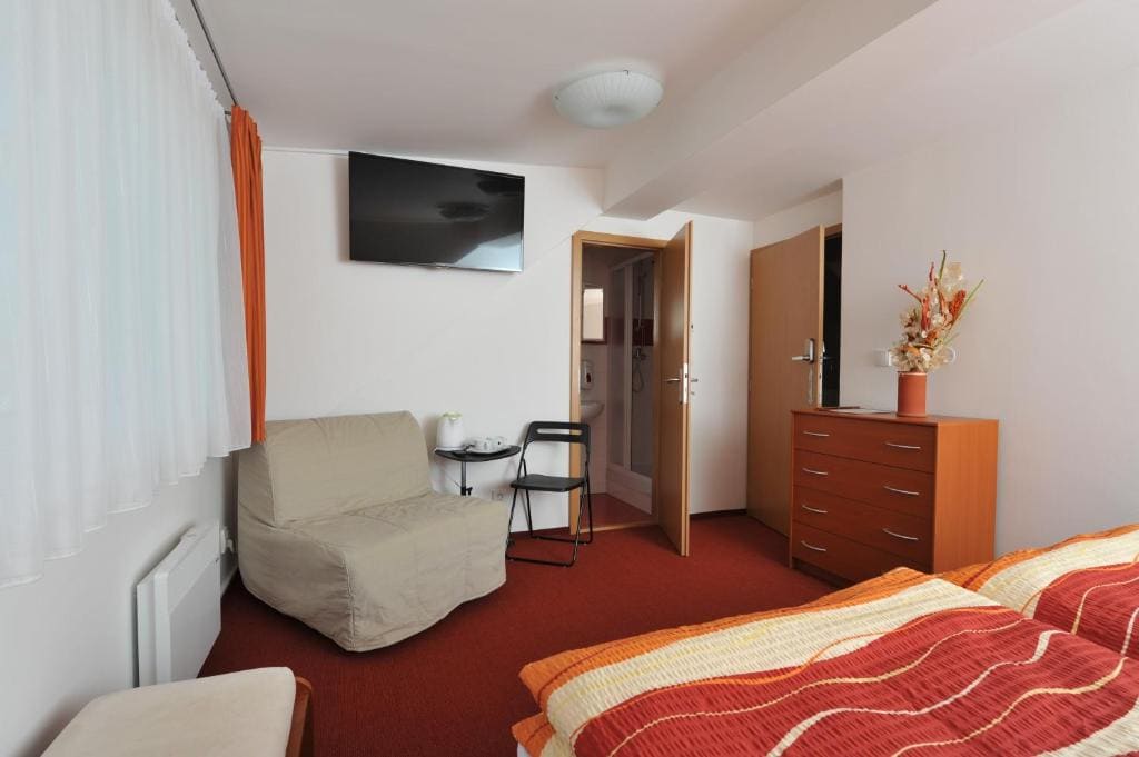 Double Room with King Size Bed room - Image 2