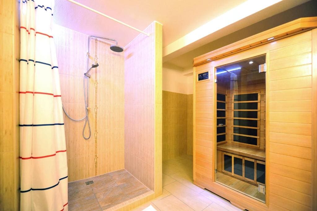 Superior Double Room with Spa Bath and Sauna room - Image 1