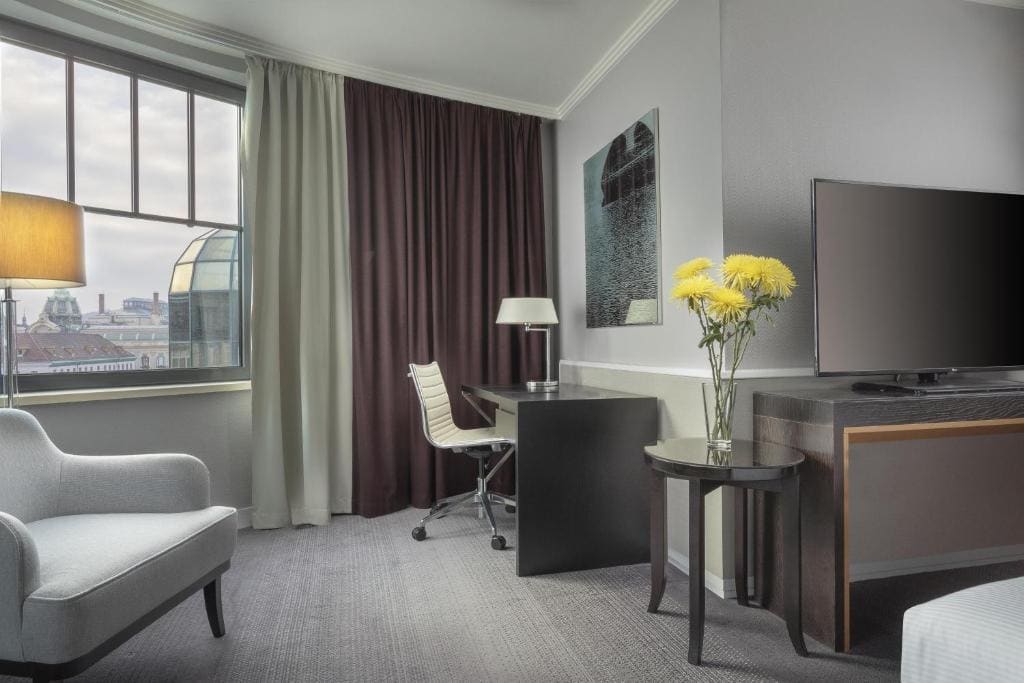 Superior King Room room - Image 2