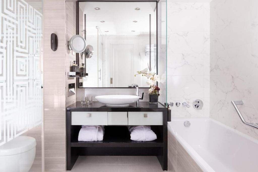 King Governor Suite room - Image 3