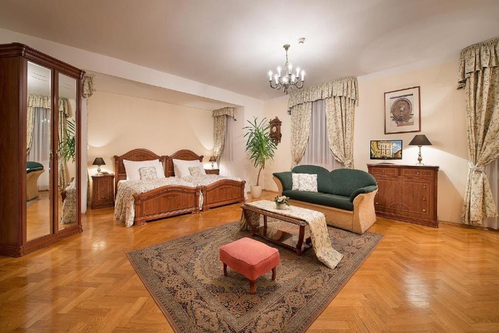 Deluxe Double or Twin Room room - Image 3