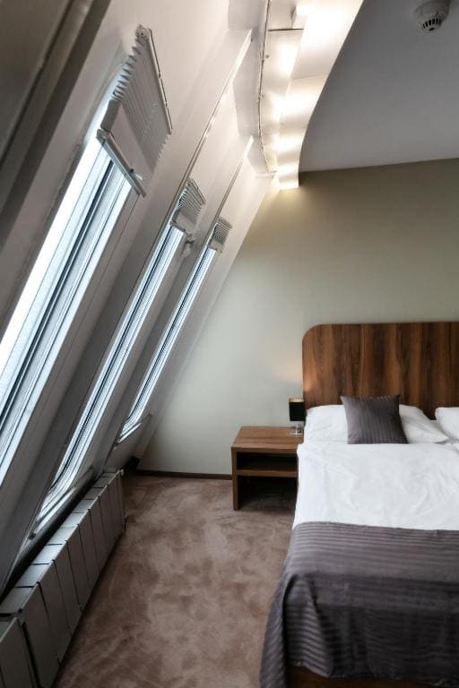 Economy Double Room with Shared Bathroom room - Image 1