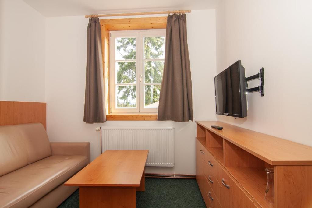 One-Bedroom Suite room - Image 1