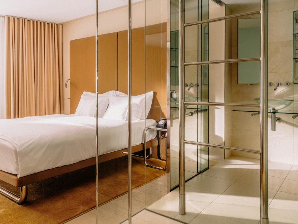 Signature Double Room with Shower room - Image 3