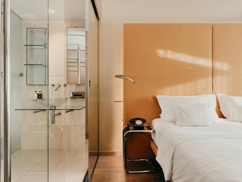 Signature Double Room with Shower room - Image 2