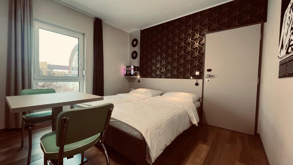 Studio room - Image 1