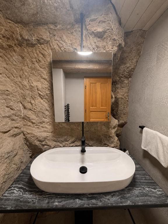 Double Room with Spa Bath room - Image 2