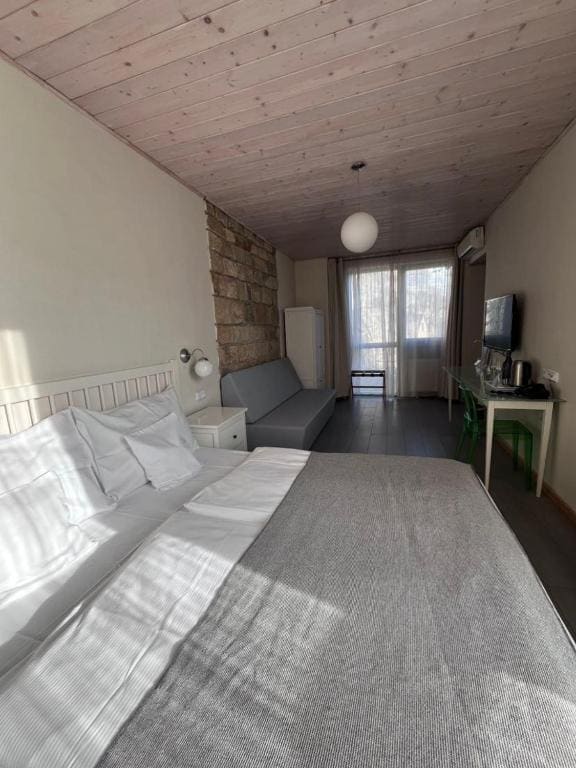 Triple Room with Bath room - Image 2