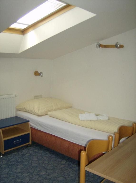 Economy Double or Twin Room room - Image 3