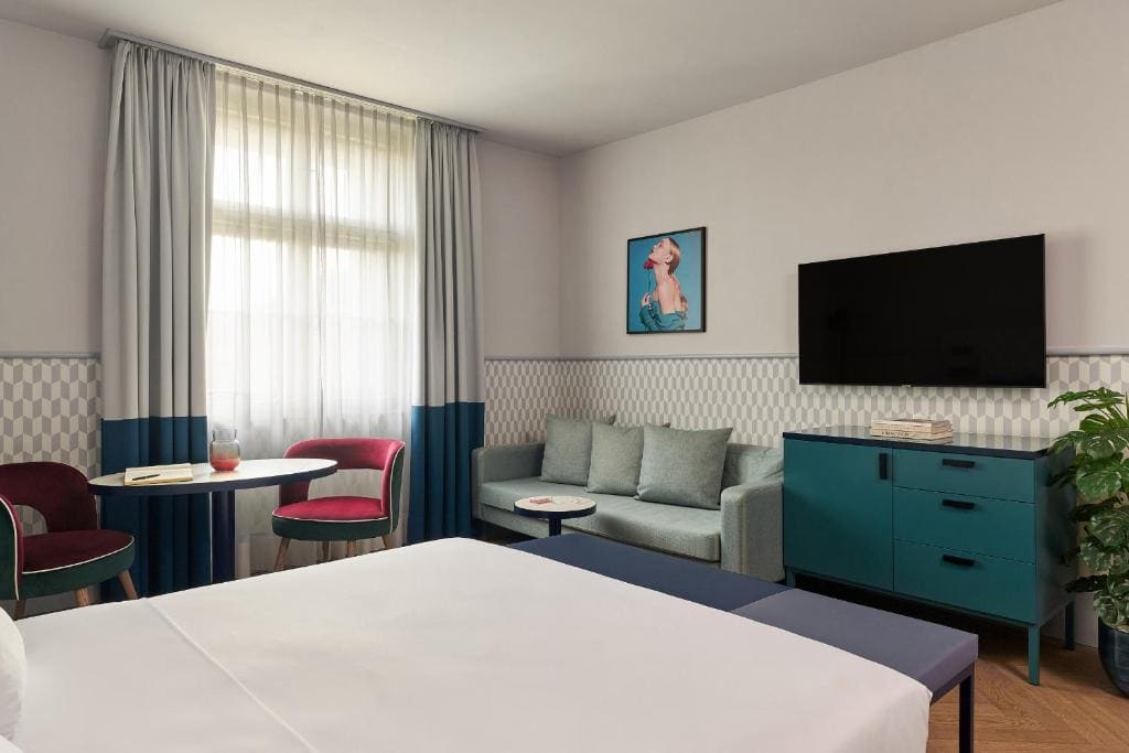 Deluxe Double Room room - Image 2