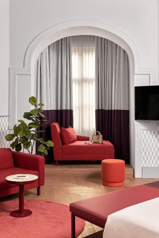 Boutique Junior Suite room - Image 2