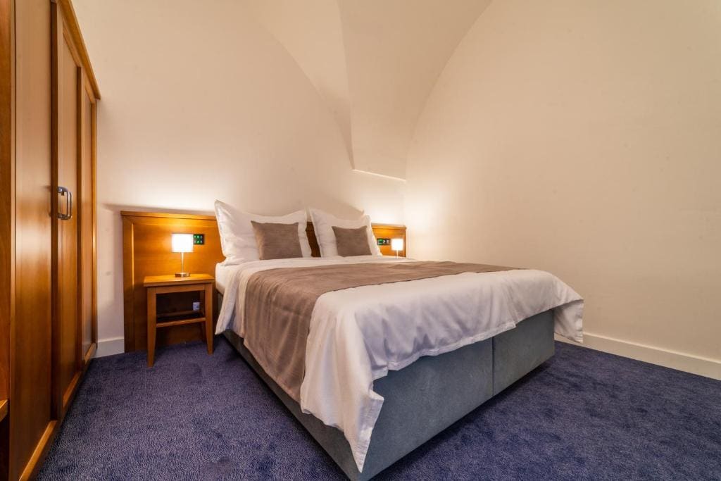 Deluxe Quadruple Room room - Image 1