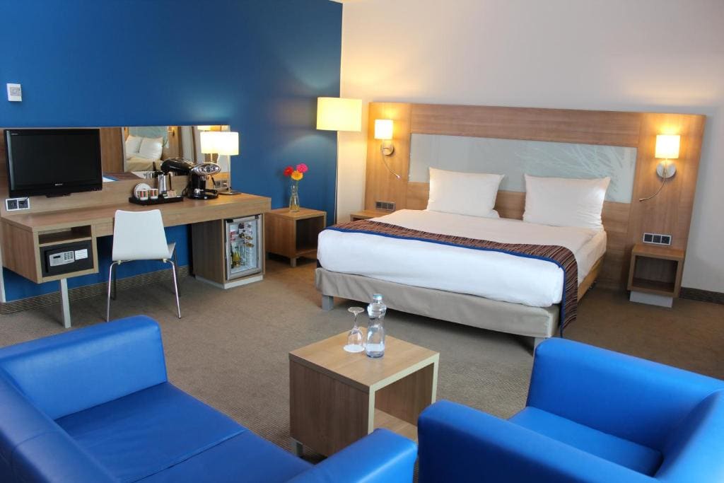 Superior Double or Twin Room with Parking room - Image 3