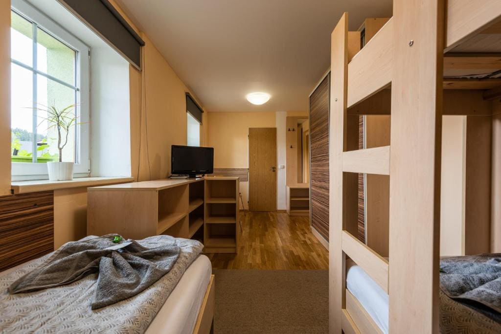 Apartment room - Image 1