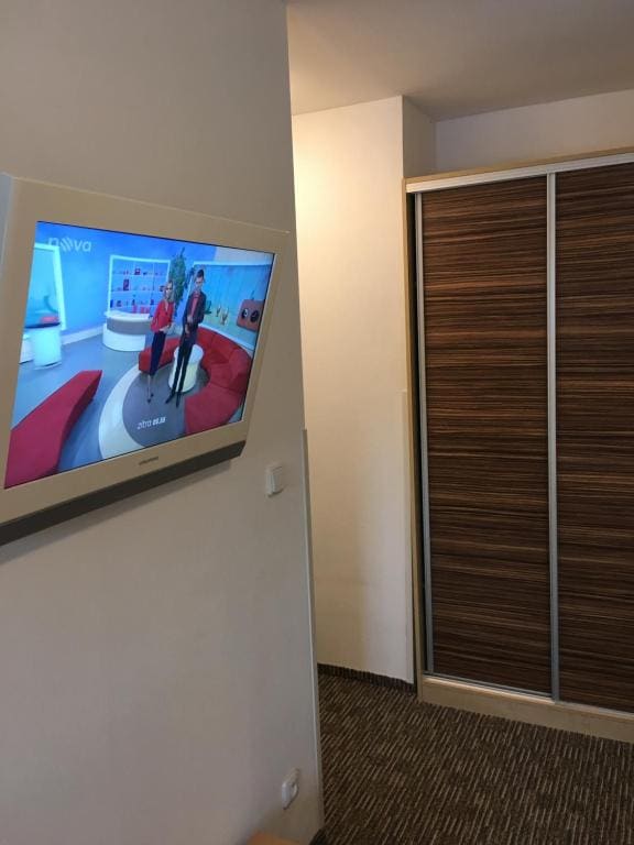 Quadruple Room with Private Bathroom room - Image 3