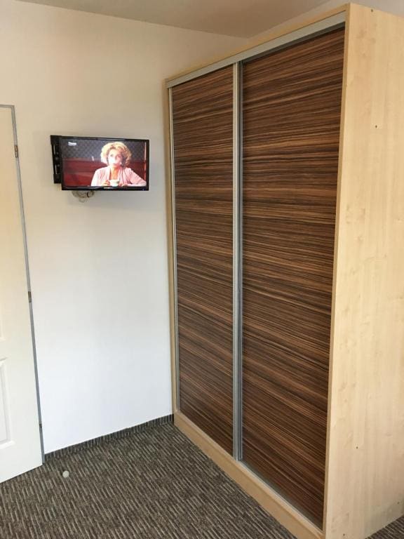 Triple Room with Private Bathroom room - Image 3