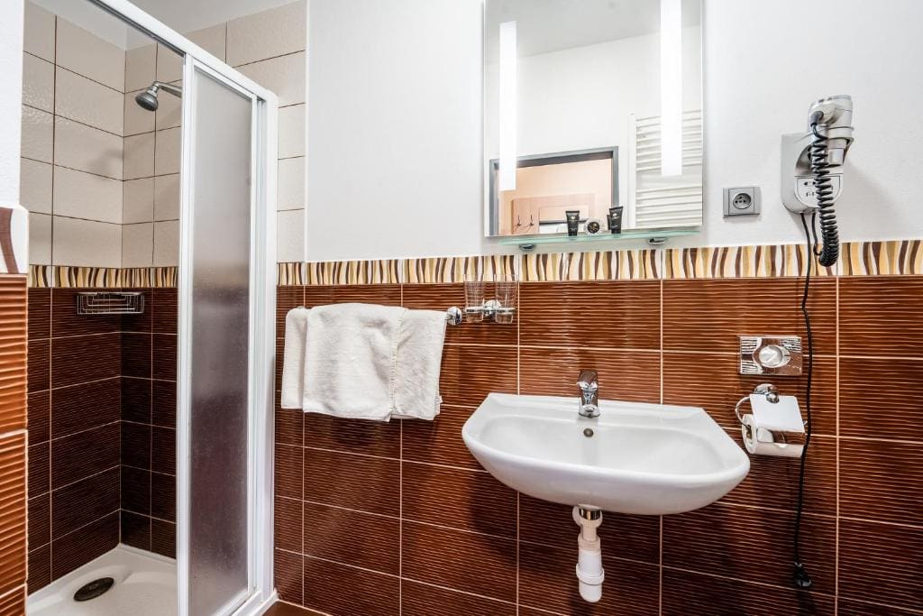 Deluxe Double or Twin Room room - Image 1