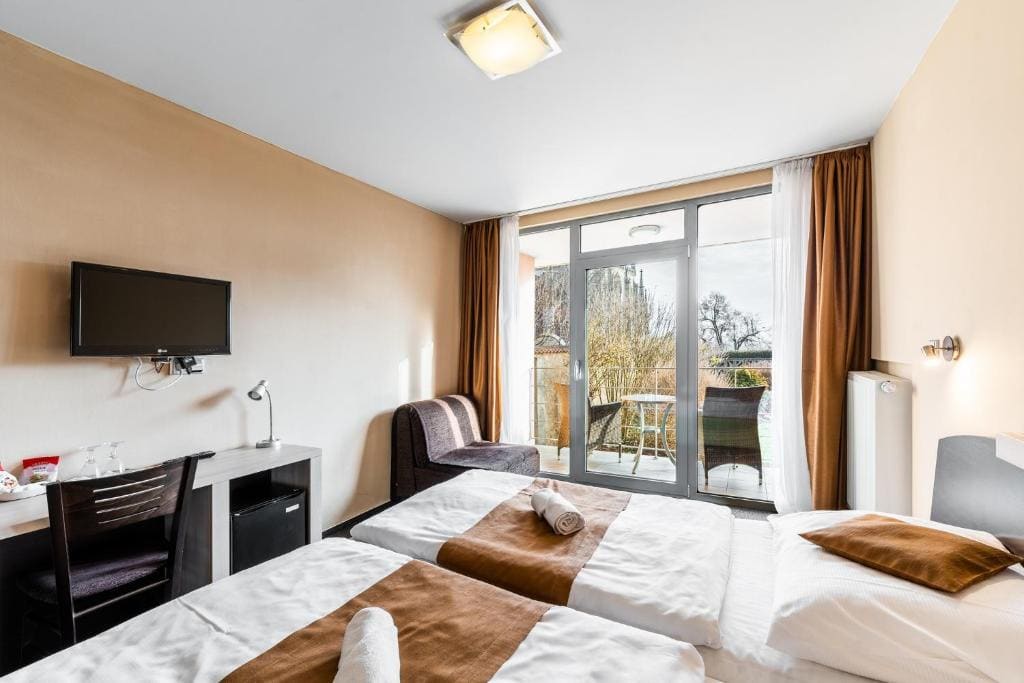 Double or Twin Room with View room - Image 2