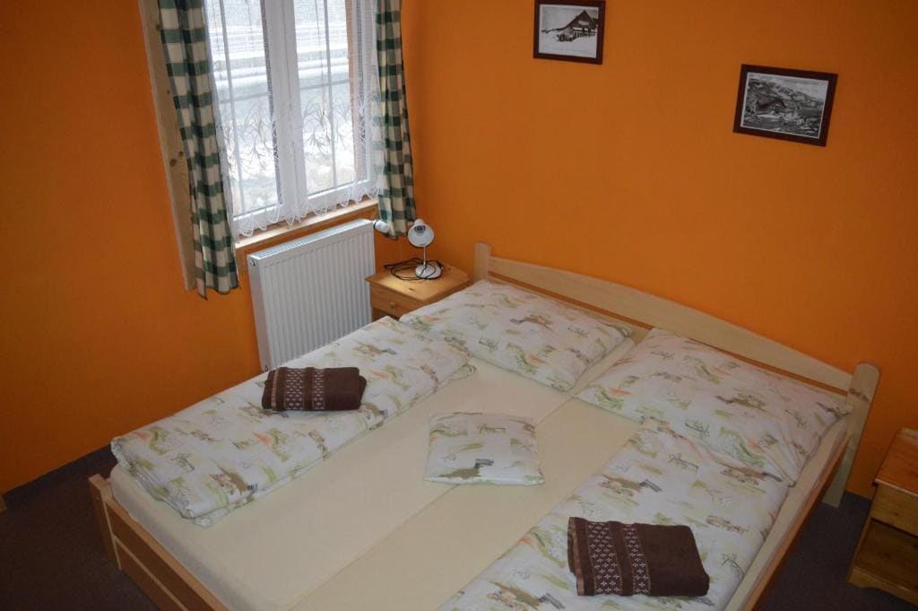 Double or Twin Room with Shared Bathroom room - Image 2
