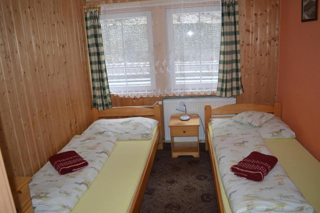 Double or Twin Room with Shared Bathroom room - Image 3